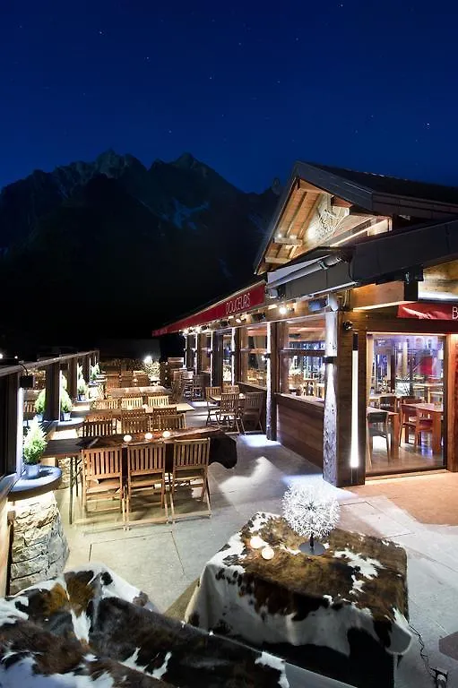 Hotel Les Rhodos à La Clusaz 3*,